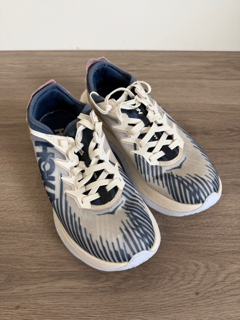 HOKA ONE ONE Carbon X-SPE Team Kit Running Shoes Womens 7.5